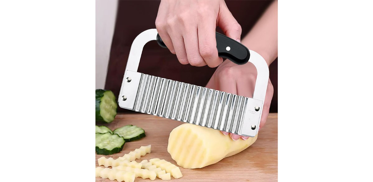 HIC Kitchen Crinkle-Cut Wave Slicer HIC Kitchen Crinkle-Cut Wave Slicer