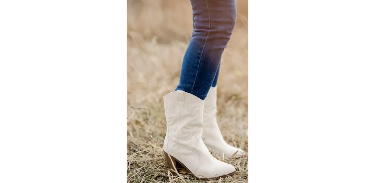 The Pioneer Woman Women's Mid-Calf Embroidered Western Boots The Pioneer Woman Women's Mid-Calf Embroidered Western Boots