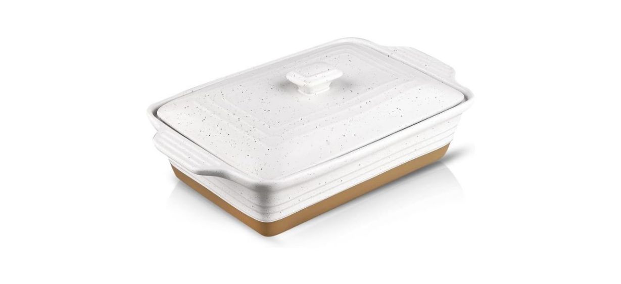 Best HVH Ceramic Casserole Dish with Lid on white background Best HVH Ceramic Casserole Dish with Lid on white background